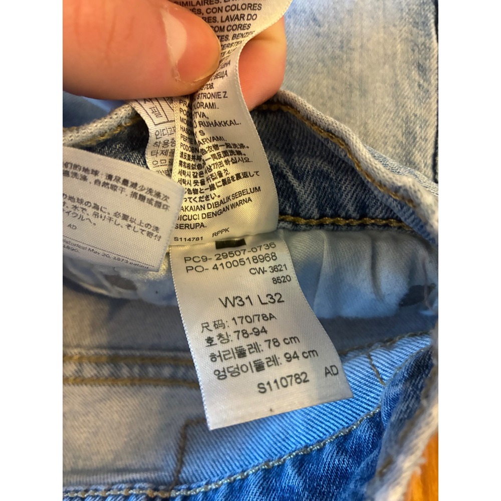Levis 502 Regular Taper Light Wash Raw Hem Jeans Mens W31 L32 Distressed - Picture 3 of 9